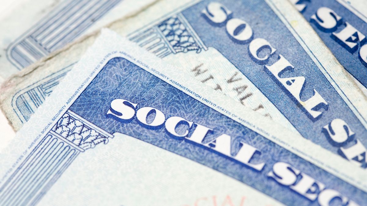 Social Security At 62, 67 Or 70 - The Key Pros And Cons Before You Claim