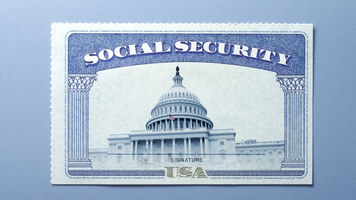 Social Security Benefit Cuts Grow More Likely as Income Inequality Weakens Funding